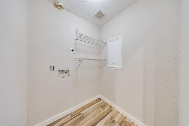Building Photo - 2515 Cypress Island Dr