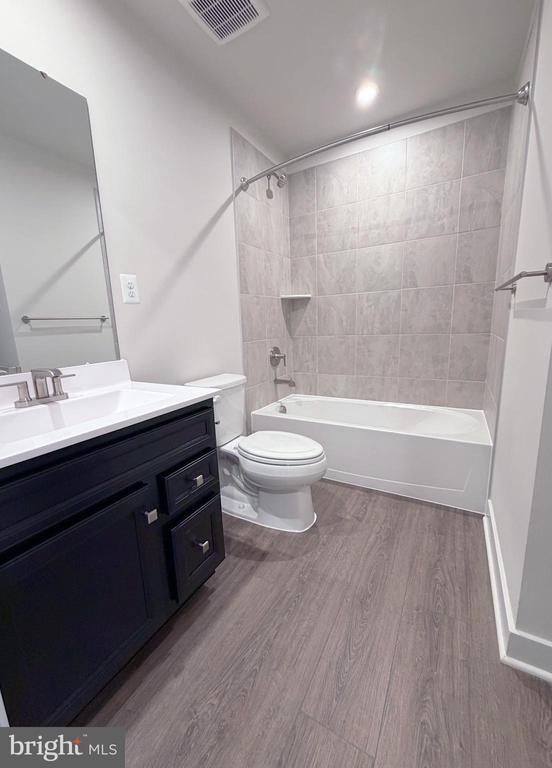 Building Photo - 9331 Klamath Ct