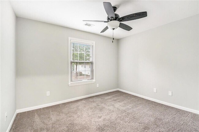 Building Photo - 510 Kingsport Dr