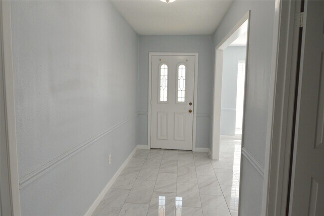 Building Photo - 6707 Las Brisas Dr