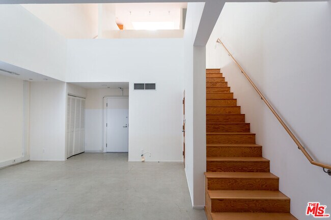 Building Photo - 11 Brooks Ave