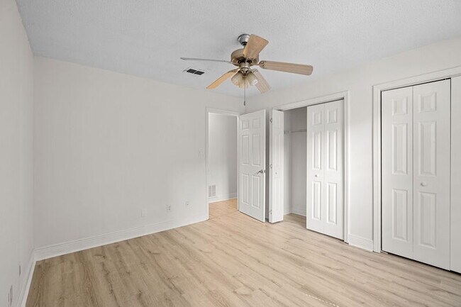 Building Photo - 5207 Santa Fe Pkwy