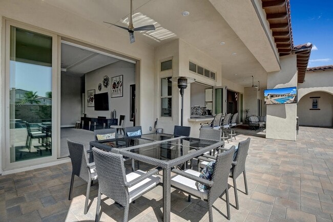 Building Photo - 54885 Madagascar Way