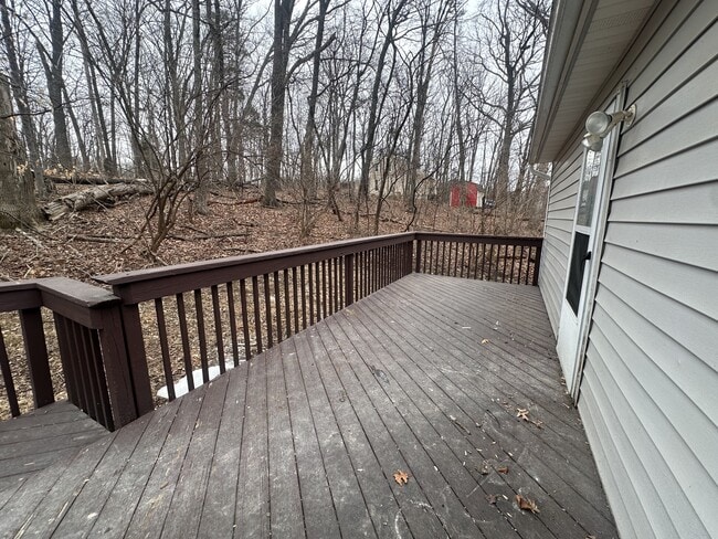 Building Photo - 542 Wagon Trail Rd