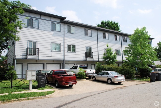 Building Photo - N Fitzhugh Apartments