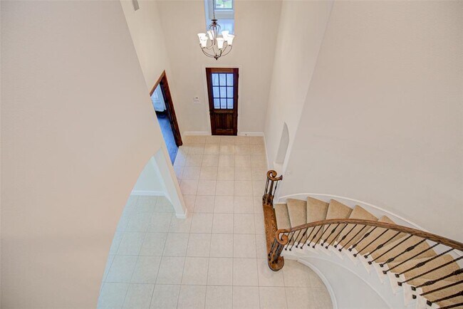 Building Photo - 163 N Almondell Way