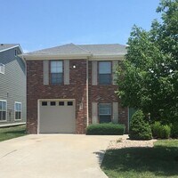 Building Photo - Updated 3x3.5 near Clinton Lake!