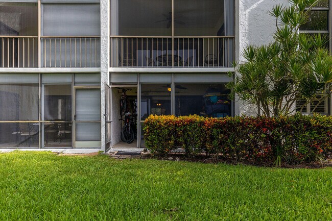 Building Photo - 6662 Boca Del Mar Dr