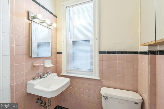Building Photo - 4031 Pechin St