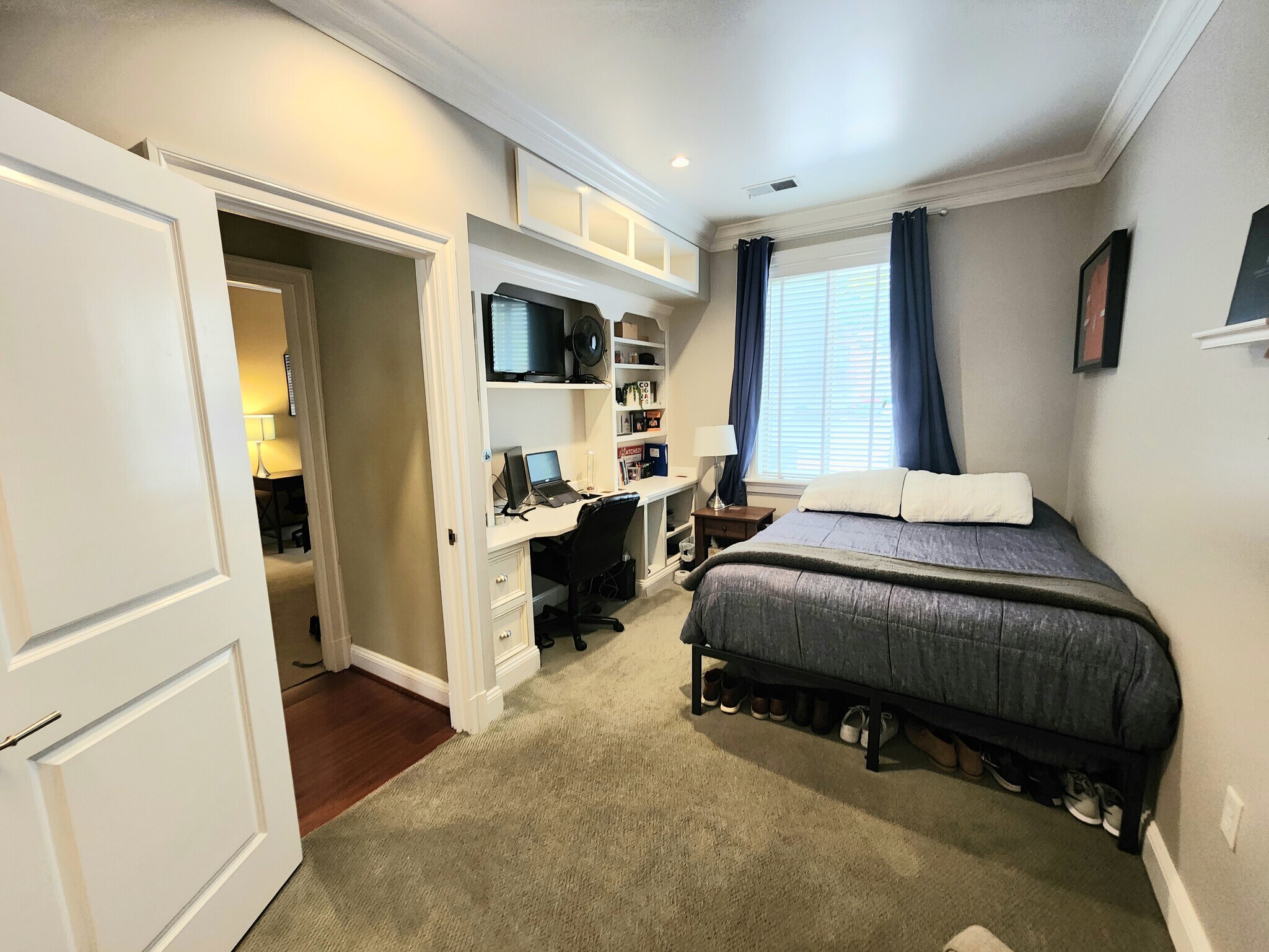 Building Photo - 8 Andrew Pl