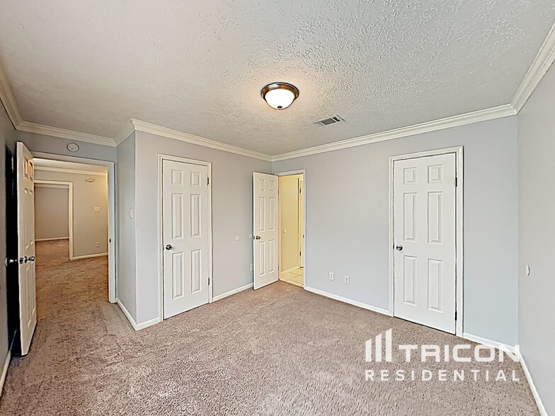 Building Photo - 5343 Kent Dr