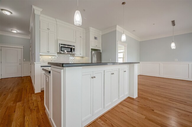 Building Photo - 2802 Morrison St