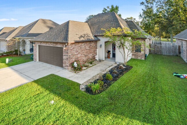 Building Photo - 8511 Arabella Ave