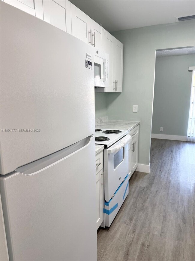 Building Photo - 804 SW 73rd Ave