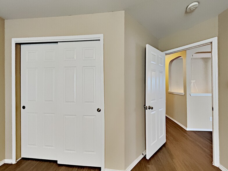 Building Photo - 6907 Macaway Crk