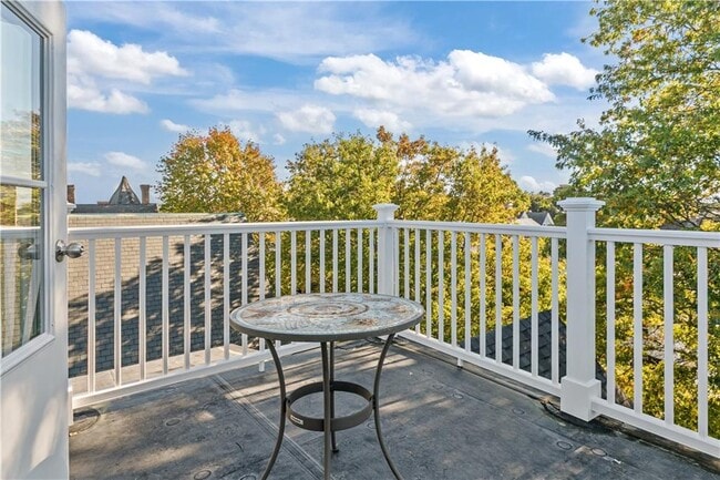 Building Photo - 18 Rhode Island Ave