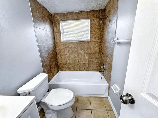 Building Photo - 8628 Velvet Dr