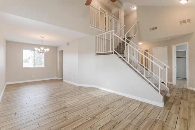 Building Photo - 824 Crabapple Dr