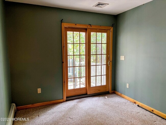 Building Photo - 327 Deerfoot Ln