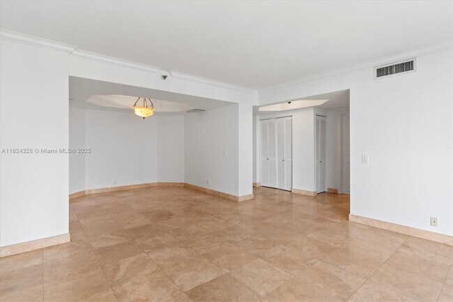 Building Photo - 3610 Yacht Club Dr