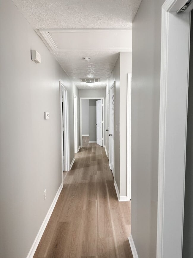 Building Photo - Charming 3 bedroom, 2 bath Home in North Knoxville!