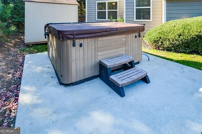 Building Photo - 100 Northbrooke Trace