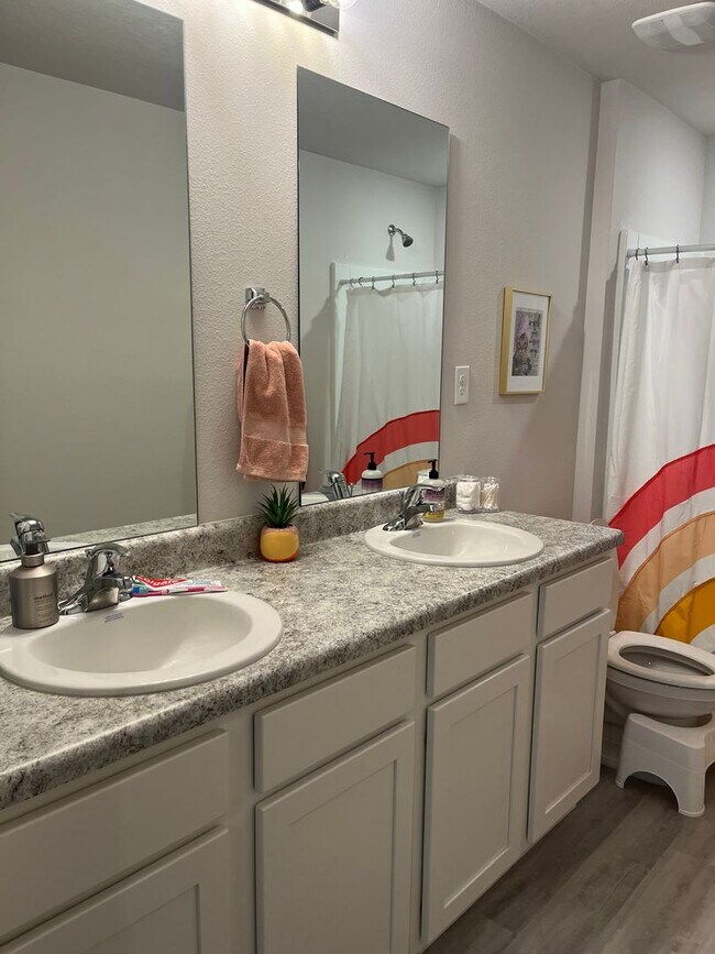 Building Photo - Modern & Efficient Home in the Amenity Rich LIBERTY Community! *1/2 OFF 1st Month's Rent & Securi...