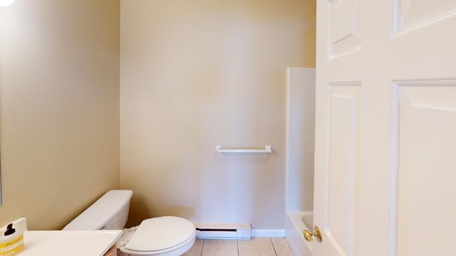 Building Photo - Excellent Canfield Location!! Very clean and well maintained 3 bedroom/2 Full Bath Condo.