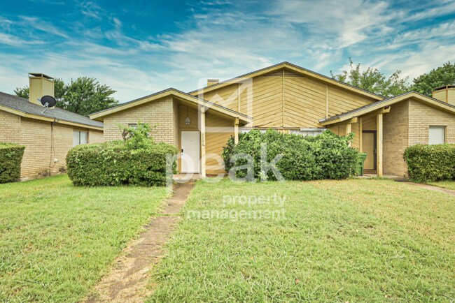 Primary Photo - $1,475! 2/Bed1.5Bath duplex in Arlington! Apply by 12/10 to Save $300!