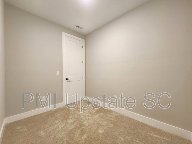 Building Photo - 6 Dean St