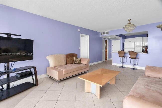 Building Photo - 2030 S Ocean Dr