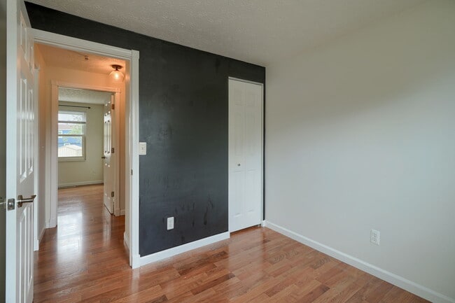 Building Photo - 651 Dovalon Pl