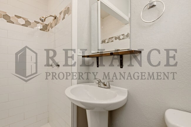 Building Photo - 730 N Chipper Ln