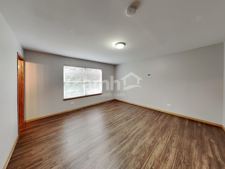 Building Photo - 1907 Westmore Grove Dr