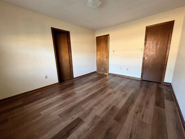 Building Photo - 135 Williamson St