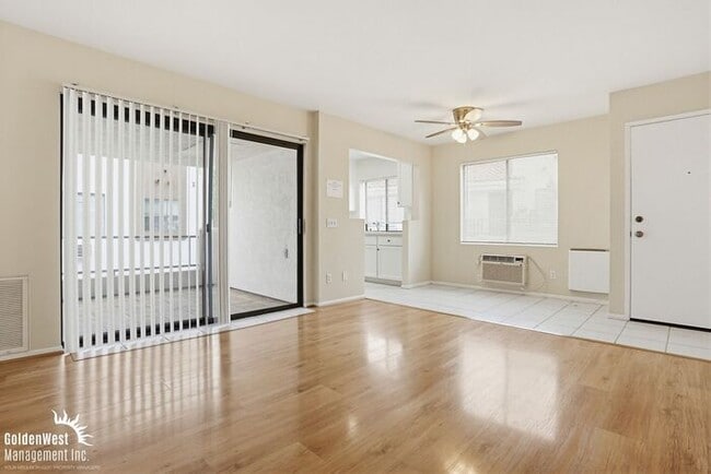 Building Photo - Charming 2Bdm 2Ba Condo with Private Balcony in Heart of Mira Mesa!