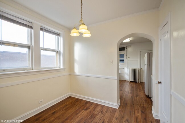 Building Photo - 6038 N Washtenaw Ave