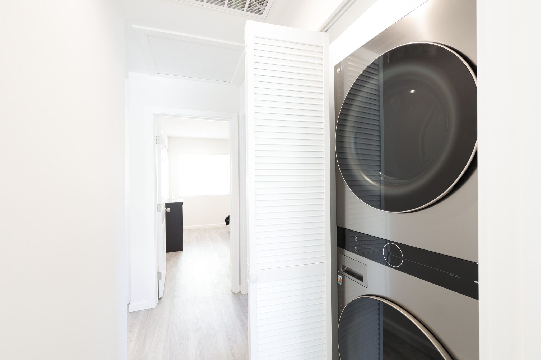 Building Photo - 18623 Bryant St