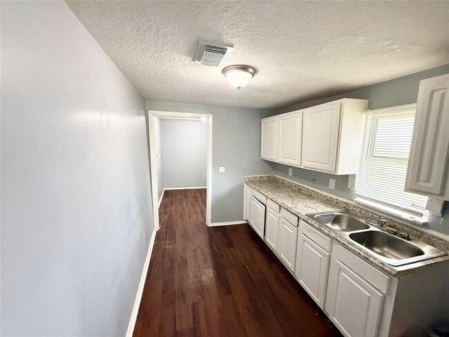 Building Photo - 4426 Phlox St