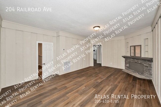 Building Photo - 204 Railroad Ave