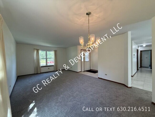 Building Photo - 735 Grandview Dr