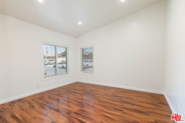 Building Photo - 27584 Onyx Ln