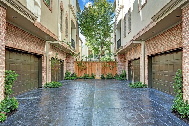 Building Photo - 503 Reinicke St