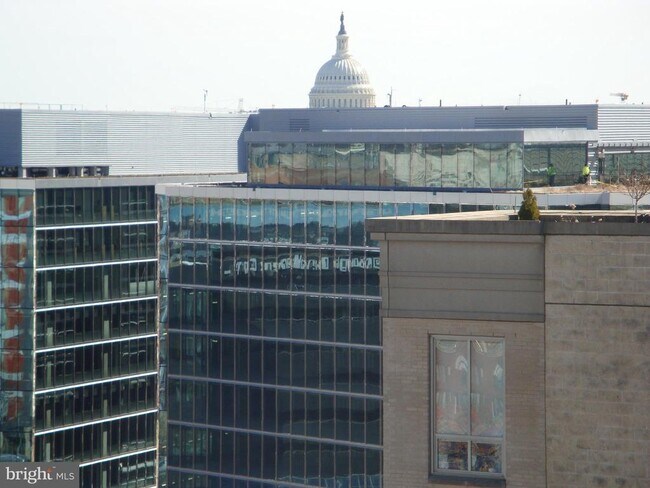 Building Photo - 811 4th St NW