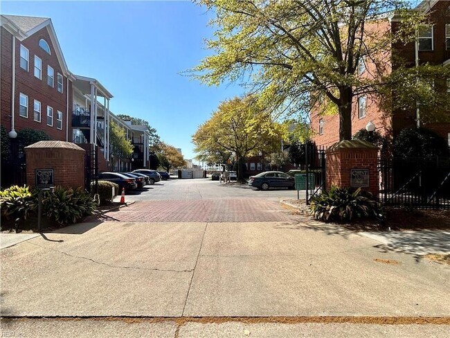 Building Photo - 103 Westover Ave