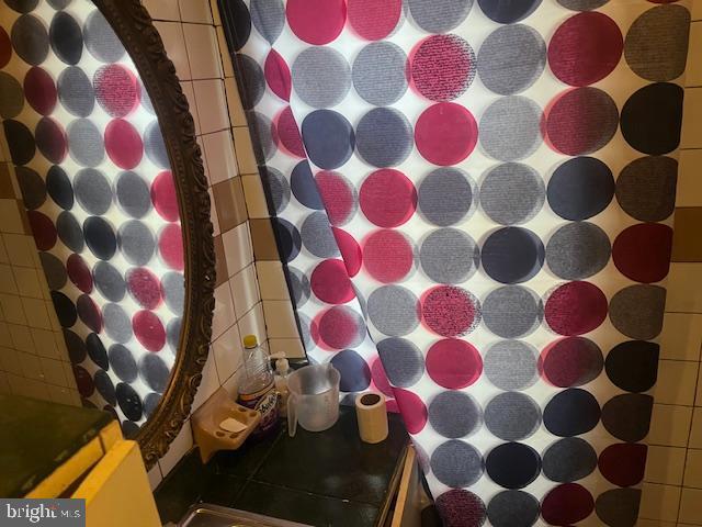 Building Photo - 5005 Jackson St