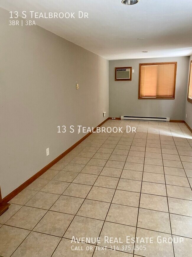 Building Photo - 13 S Tealbrook Dr