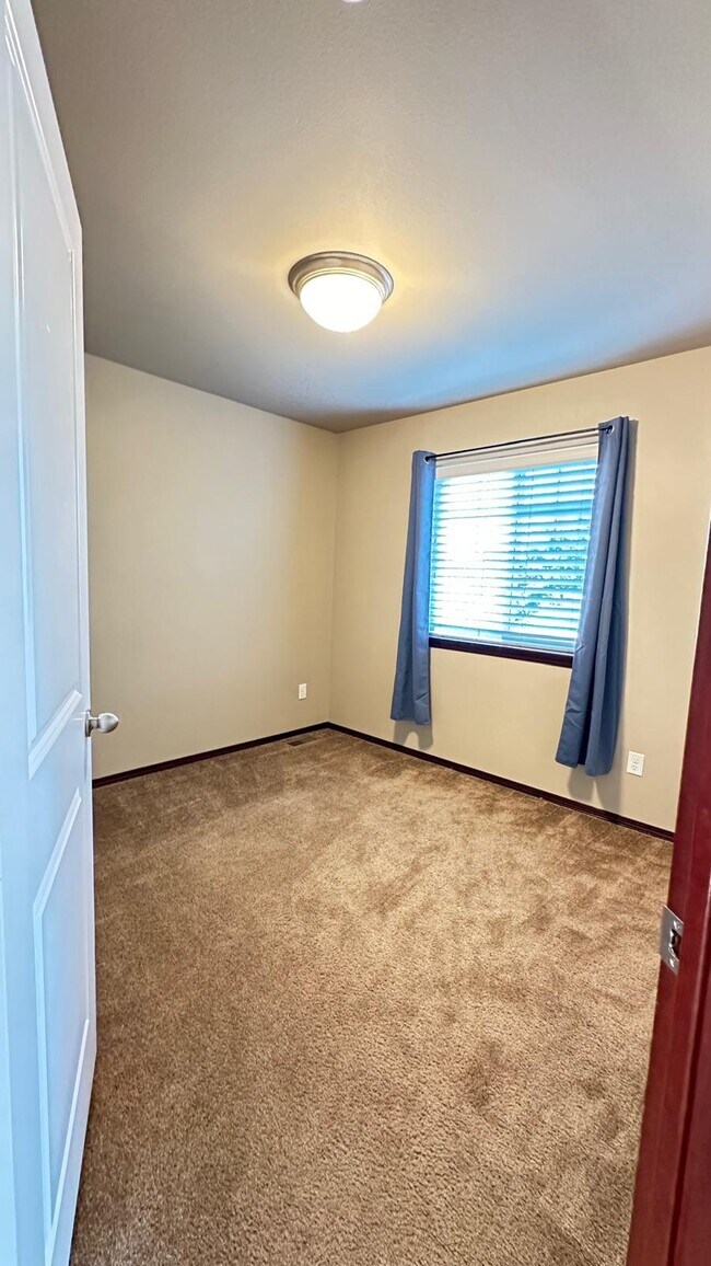 Building Photo - 28400 75th Dr NW