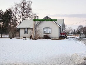 Building Photo - New Listing in Fort Wayne