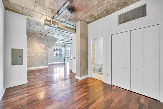 Building Photo - 411 NW 1st Ave